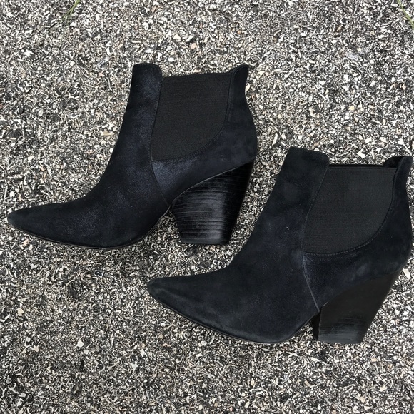Pour la Victoire Allena Pointed Suede Ankle Boot - Picture 6 of 8